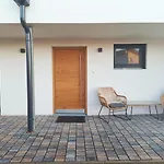 Mchome Neues Und Sonniges Doppelhaus, 2 Mit Grossen Garten Und E-ladestation In Bei Graz *
