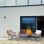 Mc Neues Und Sonniges Doppelhaus, 2 Mit Grossen Garten Und E-ladestation In Bei Graz Tatil Evi