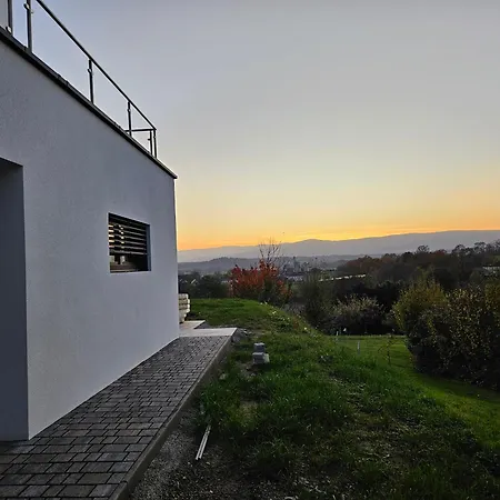 Mc Neues Und Sonniges Doppelhaus, 2 Mit Grossen Garten Und E-ladestation In Bei Graz Dobl-Zwaring