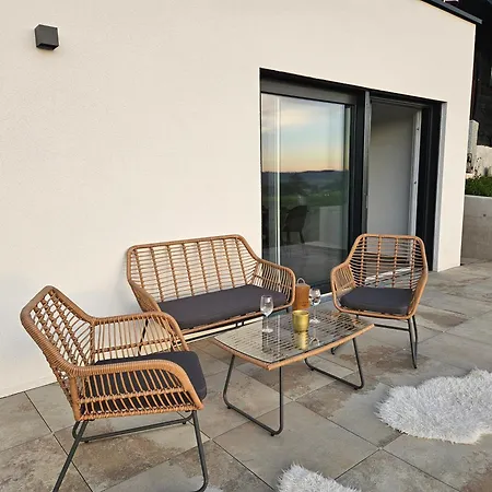 Nyaraló Mc Neues Und Sonniges Doppelhaus, 2 Mit Grossen Garten Und E-ladestation In Bei Graz