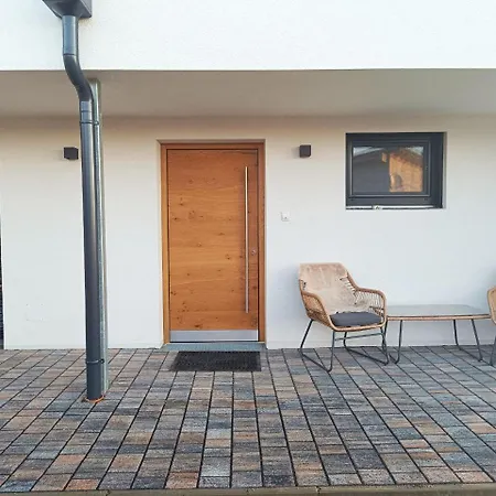 Mc Neues Und Sonniges Doppelhaus, 2 Mit Grossen Garten Und E-ladestation In Bei Graz *