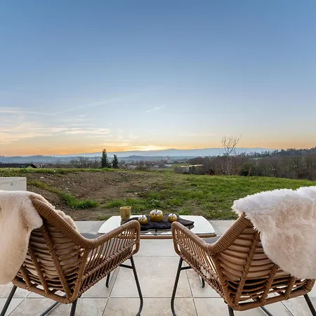 Mc Neues Und Sonniges Doppelhaus, 2 Mit Grossen Garten Und E-ladestation In Bei Graz Nyaraló Dobl-Zwaring