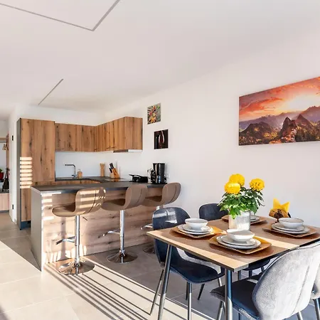 Nyaraló Mc Neues Und Sonniges Doppelhaus, 2 Mit Grossen Garten Und E-ladestation In Bei Graz Dobl-Zwaring