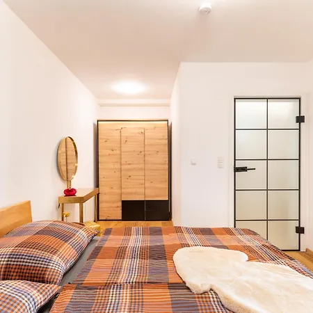 Mc Neues Und Sonniges Doppelhaus, 2 Mit Grossen Garten Und E-ladestation In Bei Graz Holiday home