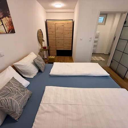 Mc Neues Und Sonniges Doppelhaus, 2 Mit Grossen Garten Und E-ladestation In Bei Graz Nyaraló Dobl-Zwaring