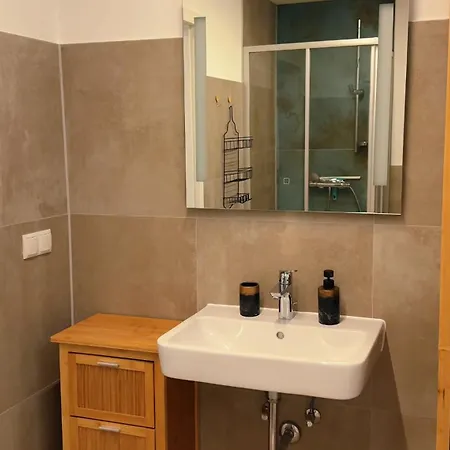 Nyaraló Mc Neues Und Sonniges Doppelhaus, 2 Mit Grossen Garten Und E-ladestation In Bei Graz Dobl-Zwaring