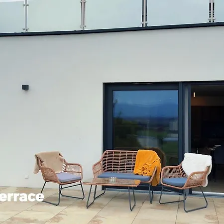 Mc Neues Und Sonniges Doppelhaus, 2 Mit Grossen Garten Und E-ladestation In Bei Graz Nyaraló