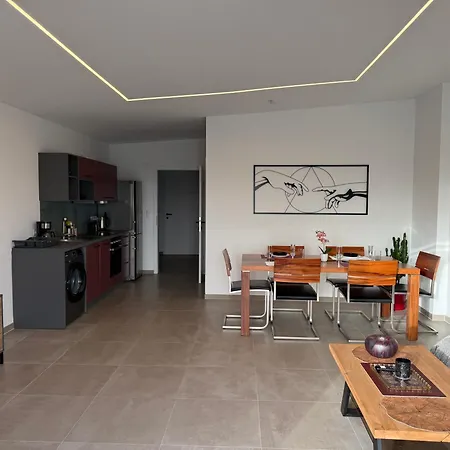 Mc Neues Und Sonniges Doppelhaus, 2 Mit Grossen Garten Und E-ladestation In Bei Graz Feriehus