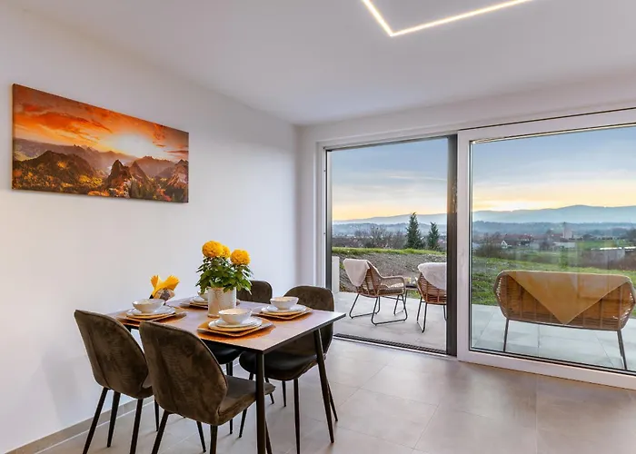 Tatil Evi Mc Neues Und Sonniges Doppelhaus, 2 Mit Grossen Garten Und E-ladestation In Bei Graz