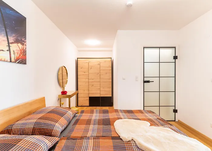 Mc Neues Und Sonniges Doppelhaus, 2 Mit Grossen Garten Und E-ladestation In Bei Graz Holiday home