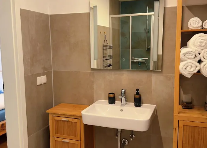 Holiday home Mc Neues Und Sonniges Doppelhaus, 2 Mit Grossen Garten Und E-ladestation In Bei Graz Dobl-Zwaring